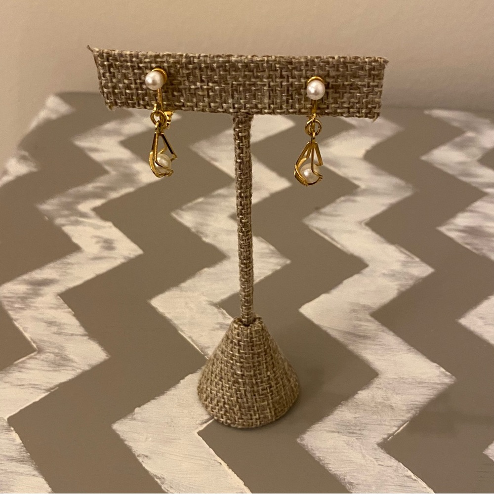 Vintage Pearl & Gold-Tone Lattice Bracelet – Avon SP & Screw Back Pearl Earrings - Picture 8 of 15